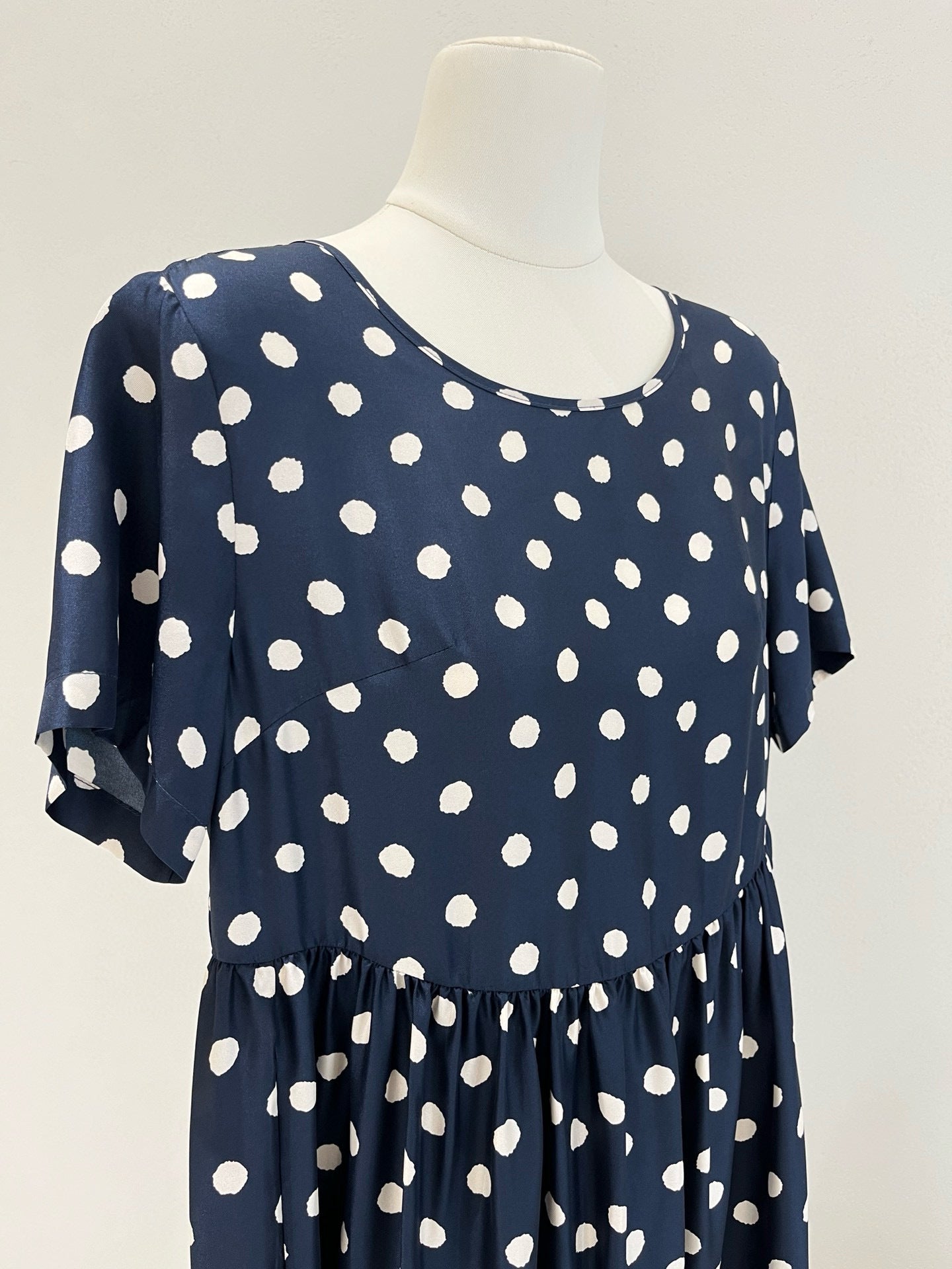 Loose-Fitting Short-Sleeve Silk Dress